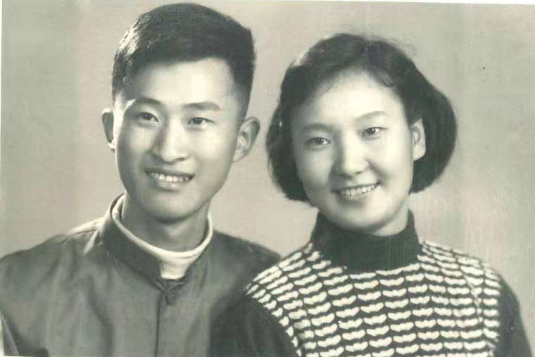 李守中与夫人赵淑俭合影，高级工程师，宾州大学访问学者，《长城往事》著者