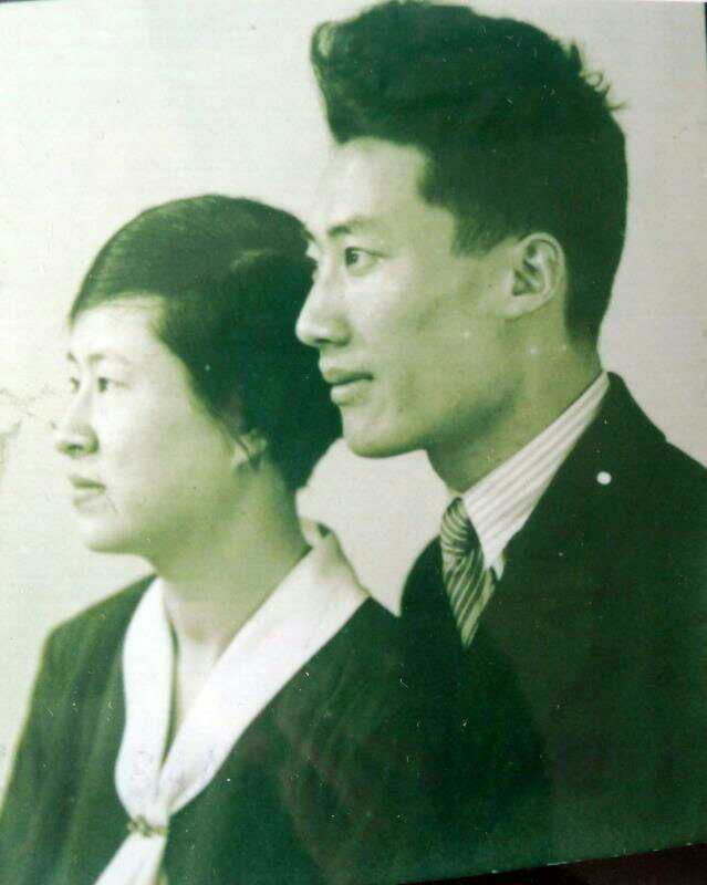 李有行与夫人杨涤玄合影，中国水粉画先驱，四川美术学院创始校长