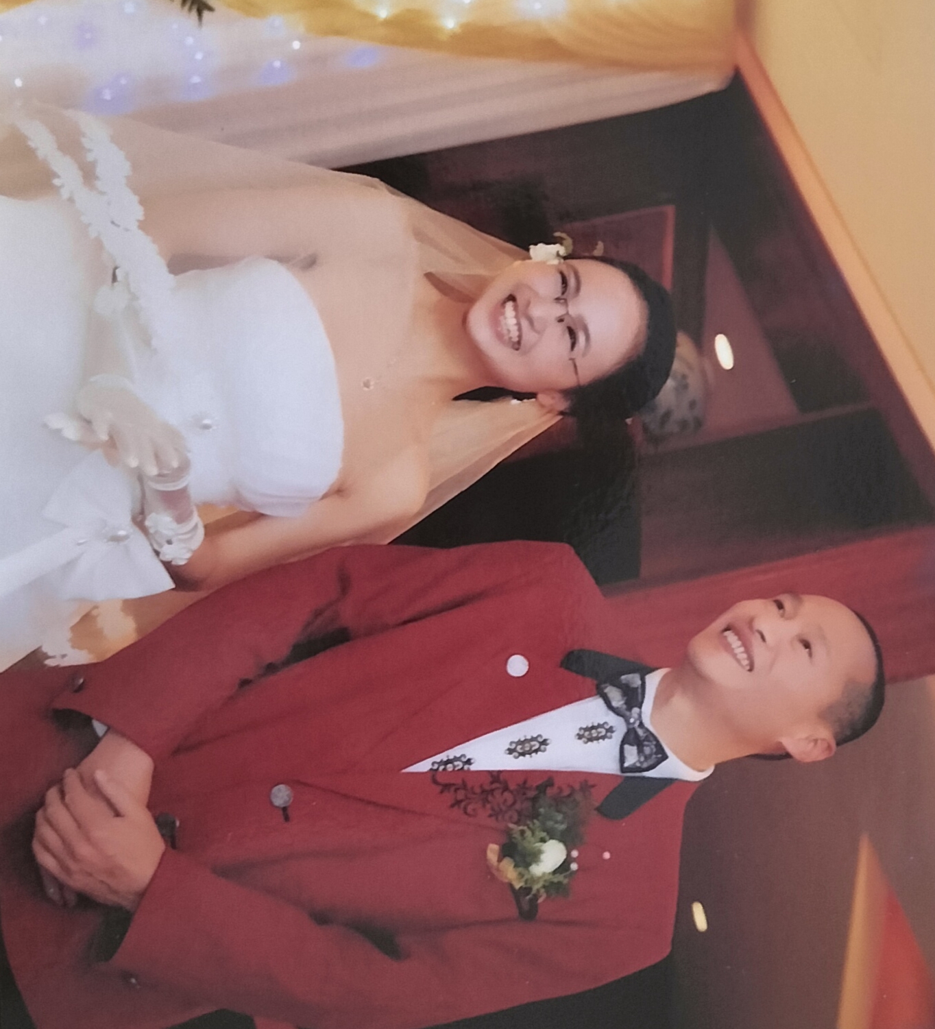 李兆庆与陈海燕结婚照，李兆庆为电气工程师，旅居德国十八年，现为自媒体人